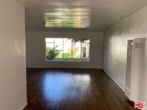 1218 Bronson Ave in Los Angeles, CA - Building Photo - Building Photo