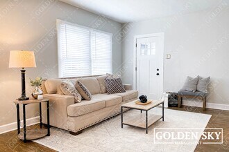 4910 Winthrop Ave in Indianapolis, IN - Building Photo - Building Photo