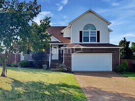 2114 Debbie Ln in La Vergne, TN - Building Photo