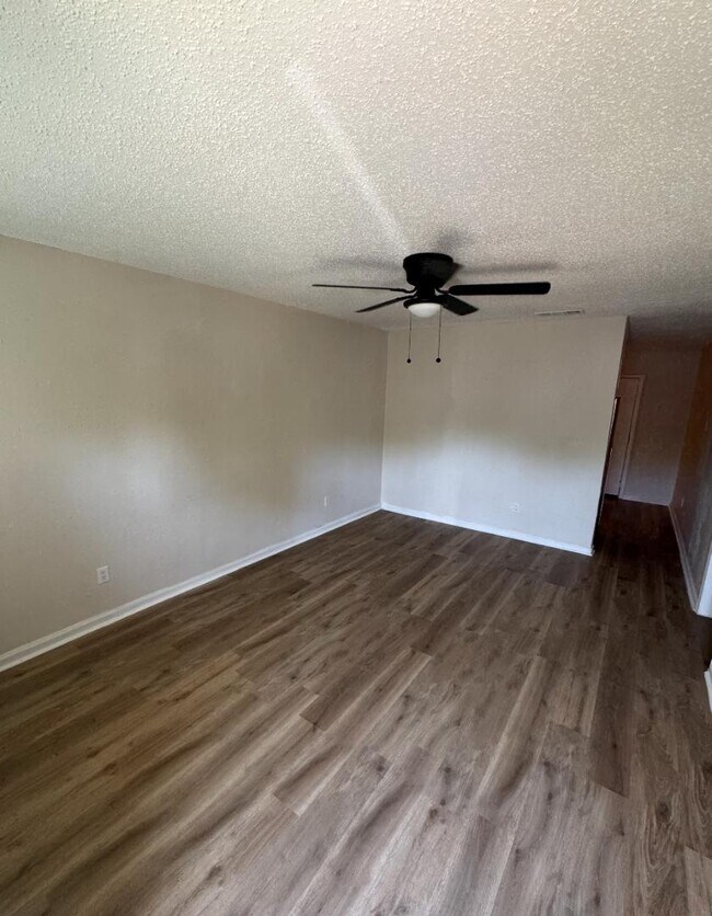 2809 N Hwy 175 in Seagoville, TX - Building Photo - Building Photo