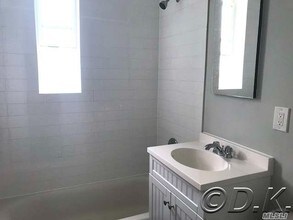 215 E Broadway-Unit -6L in Long Beach, NY - Building Photo - Building Photo