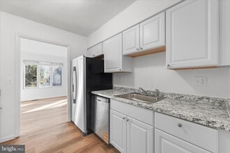 6911 Cipriano Woods Ct in Lanham, MD - Building Photo - Building Photo