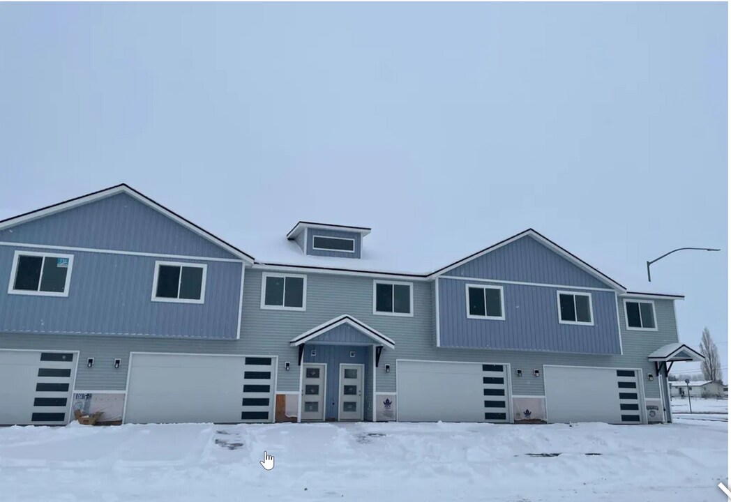 151 Park Lawn Ave-Unit -6 in Chubbuck, ID - Foto de edificio