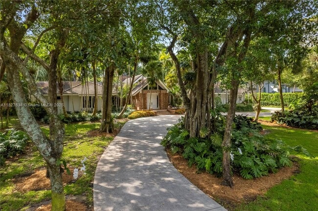 9000 Arvida Dr in Coral Gables, FL - Building Photo - Building Photo
