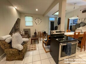 50 Radnor Rd, Unit 1A in Boston, MA - Foto de edificio - Building Photo