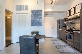 FLATS at Ponce City Market in Atlanta, GA - Foto de edificio - Interior Photo
