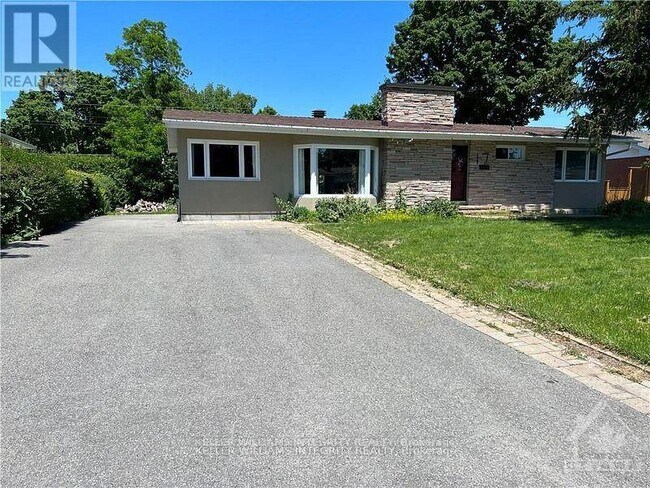 17 Grangemill Ave in Ottawa, ON - Building Photo - Building Photo