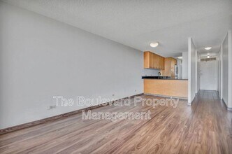 4300 Waialae Ave in Honolulu, HI - Building Photo - Building Photo