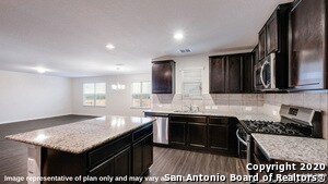 2715 Green Leaf Way in San Antonio, TX - Building Photo - Building Photo