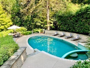 3418 Habersham Rd NW in Atlanta, GA - Building Photo - Building Photo