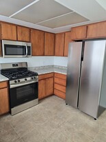 4237 Dixie Canyon Ave, Unit Unit #2 in Los Angeles, CA - Building Photo
