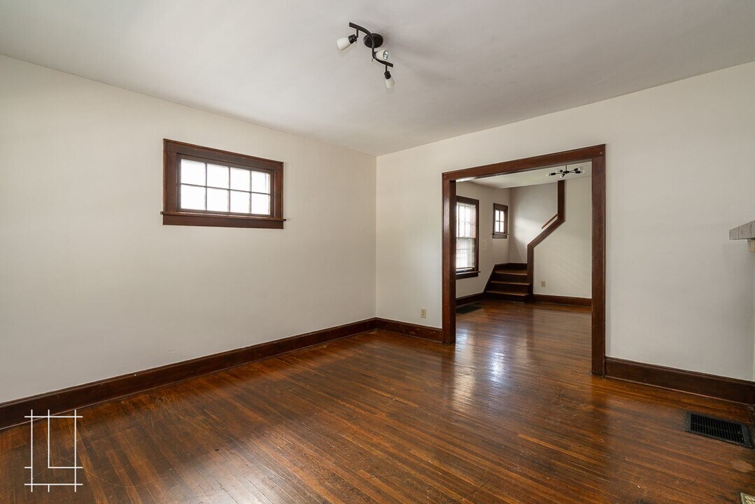 1448 Summit St in Columbus, OH - Building Photo