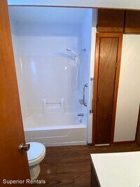 909 Finkle Ave photo'