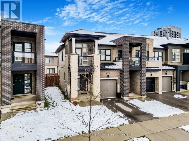 376 Wheat Boom Dr. in Oakville, ON - Building Photo - Building Photo