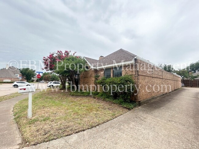 806 Cresside Ln in Richardson, TX - Building Photo - Building Photo