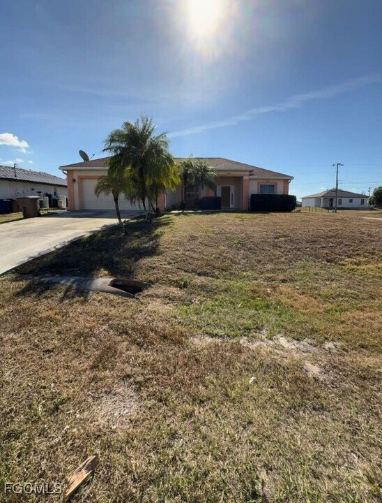 3219 7th St SW in Lehigh Acres, FL - Building Photo