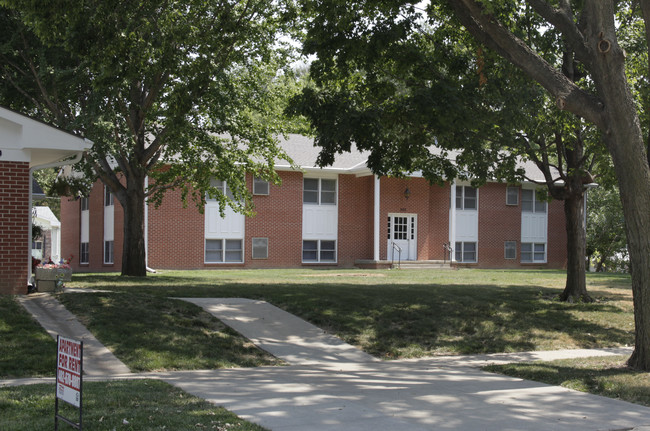 Shade Tree Apartments in Glenwood, IA - Building Photo - Building Photo