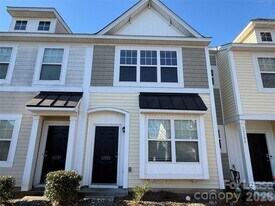 13725 Calloway Glen Dr in Charlotte, NC - Building Photo