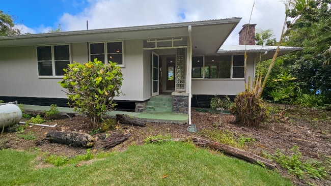 property at 81-1038-1038 St John's Rd