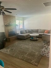 8073 Treecrest Ave in Citrus Heights, CA - Foto de edificio - Building Photo