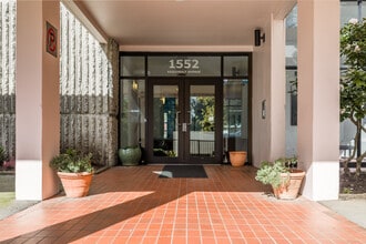 Ambleside in West Vancouver, BC - Building Photo - Building Photo