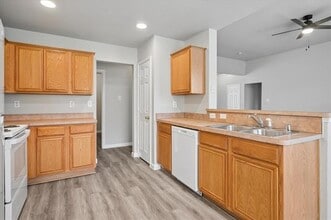 1012 Rio Verde Dr in Desoto, TX - Building Photo - Building Photo