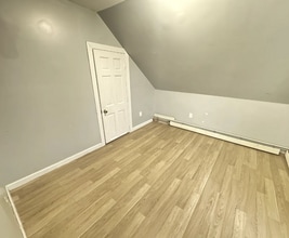 40 Norwich Ave, Unit 3 in Providence, RI - Foto de edificio - Building Photo