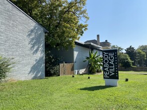 Peabody Village in Memphis, TN - Building Photo - Building Photo