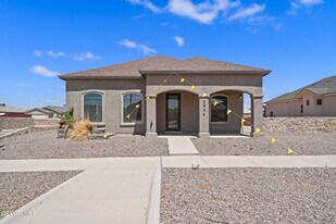 2844 Mike Price Dr in El Paso, TX - Building Photo