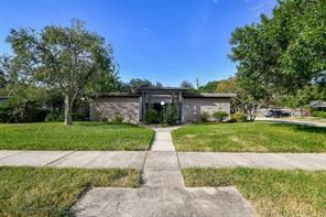 5502 Dumfries Dr in Houston, TX - Building Photo - Building Photo