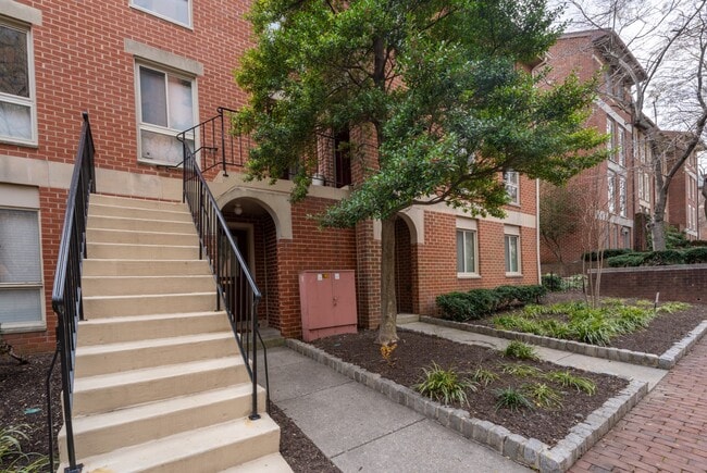 35 Andrew Pl, Unit R112 in Baltimore, MD - Building Photo - Building Photo