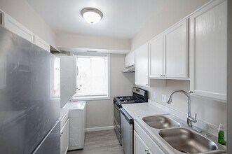 12 Halley Pl SE in Washington, DC - Building Photo - Building Photo