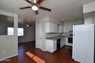 1934 W Village Dr in Phoenix, AZ - Building Photo - Building Photo