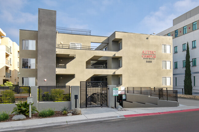 Aztec Campus Apartments in San Diego, CA - Foto de edificio - Building Photo