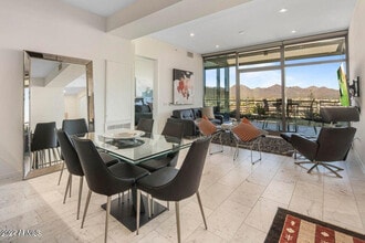 7120 E Kierland Blvd in Scottsdale, AZ - Building Photo - Building Photo