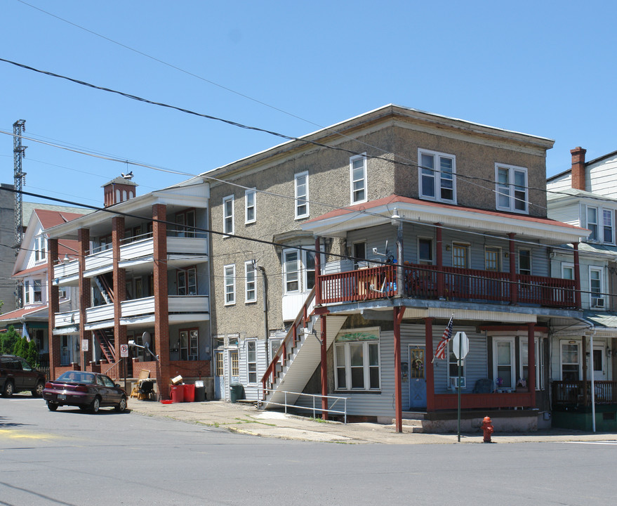 707-709 W Chestnut St in Shamokin, PA - Building Photo