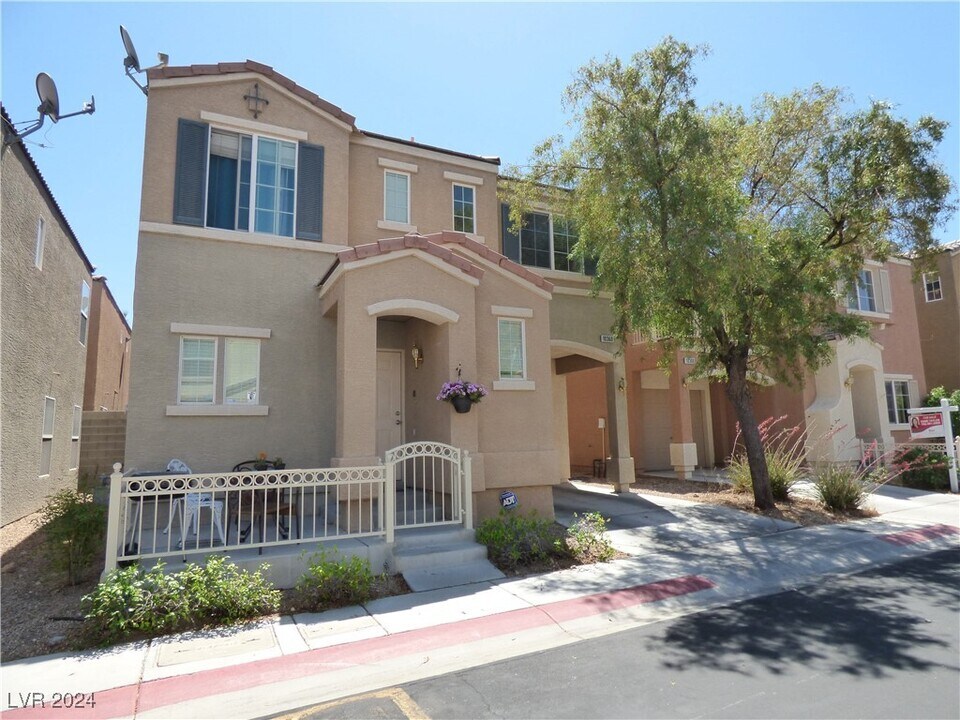 10360 Lettuce Leaf St in Las Vegas, NV - Building Photo