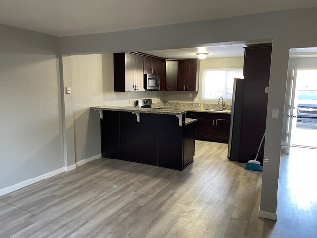 6546 Kelly St in San Diego, CA - Building Photo - Building Photo