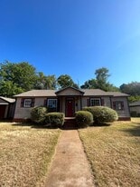 612 Madison St in Jacksonville, TX - Building Photo