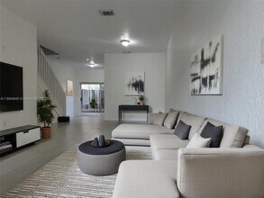 8244 NW 107th Path in Doral, FL - Building Photo - Building Photo