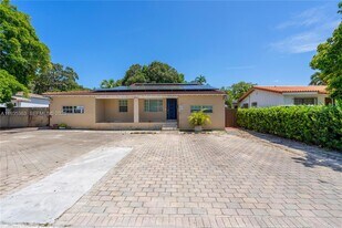 2970 NW 15th St in Miami, FL - Building Photo