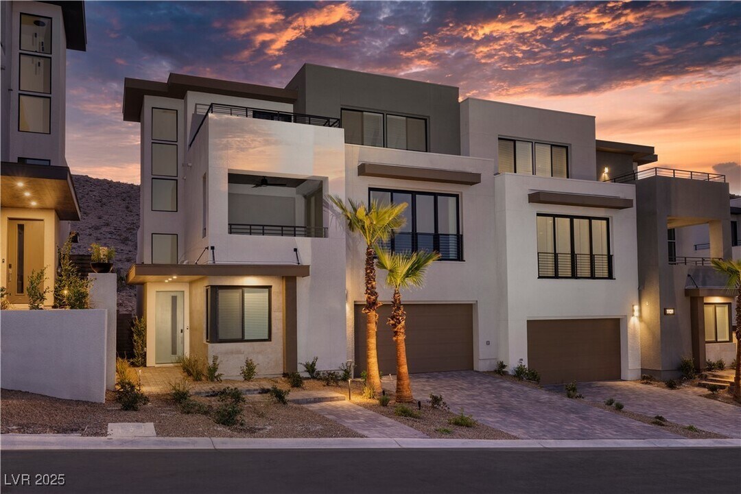 11091 Socrates Rdg St in Las Vegas, NV - Building Photo