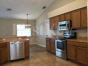 3668 Sandhill Crane Dr in Lakeland, FL - Building Photo - Building Photo