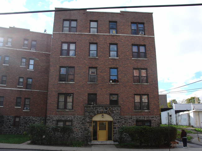 168 Radford St in Yonkers, NY - Foto de edificio - Building Photo