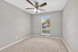 3111 Timber View Dr in Sugar Land, TX - Building Photo - Building Photo