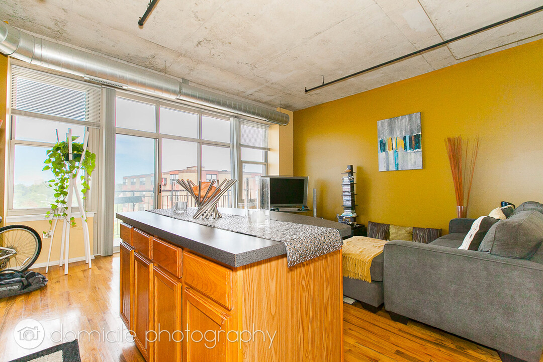 6 S Laflin St, Unit 502 in Chicago, IL - Building Photo