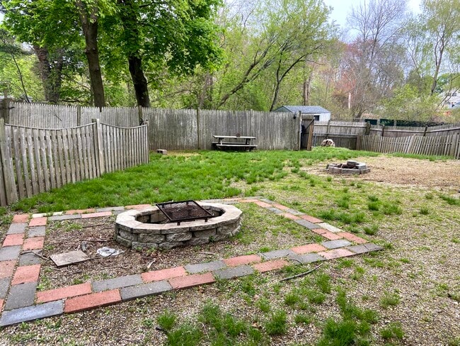 15 Dodge St, Unit 1 in Beverly, MA - Building Photo - Building Photo