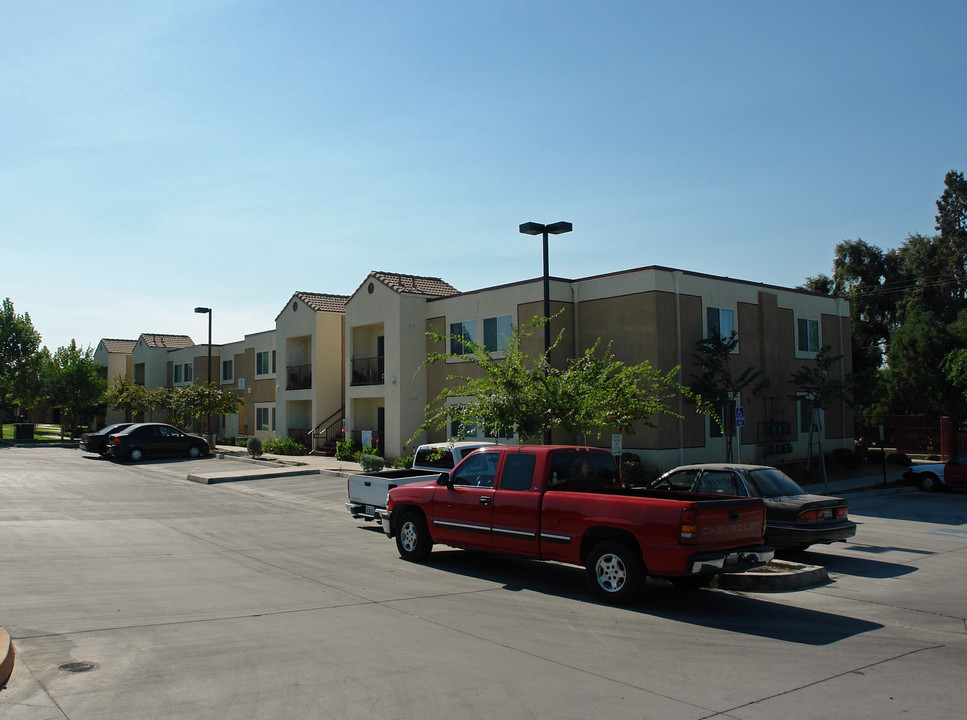 Quail Ridge Apartments in Parlier, CA - Building Photo