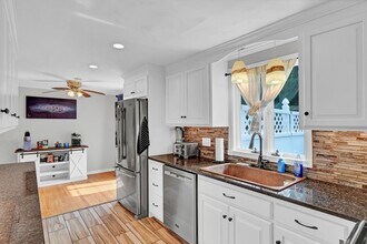 75 Glenwood Dr in Plainville, CT - Building Photo - Building Photo