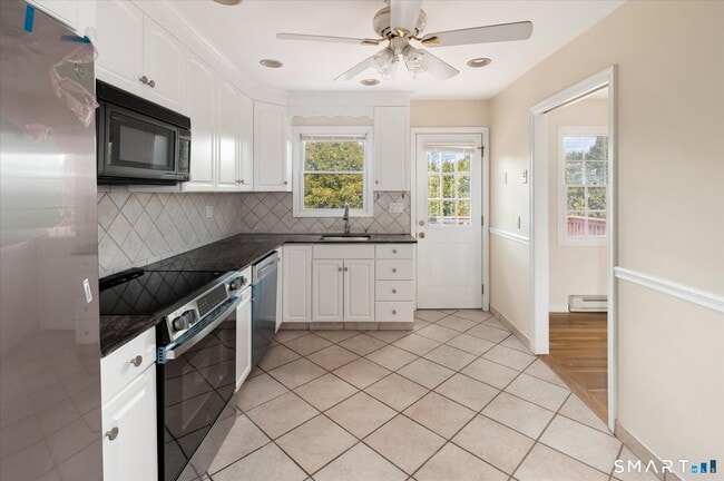 48 Lanell Dr in Stamford, CT - Building Photo - Building Photo